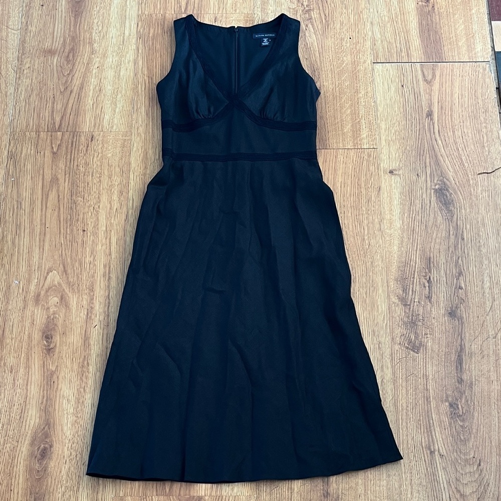 BANANA REPUBLIC Lacey V Neck Elegant Black Sleeveless Stretch LINEN Dress